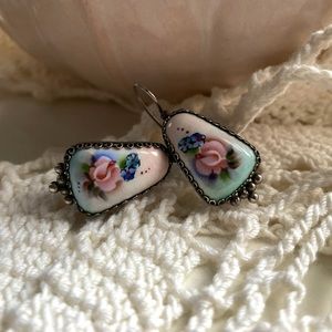 VINTAGE Blue & Pink Floral Earrings